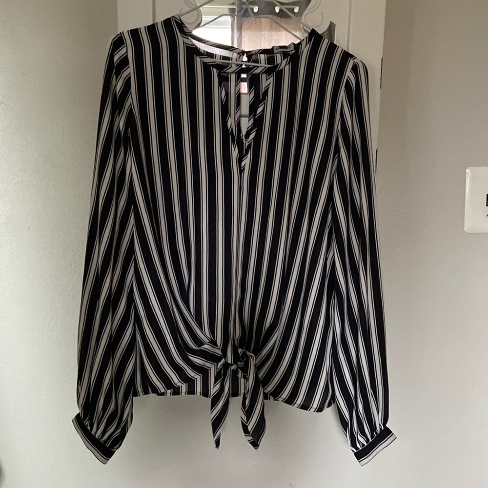 Women’s small express blouse with keyhole detail and tied front